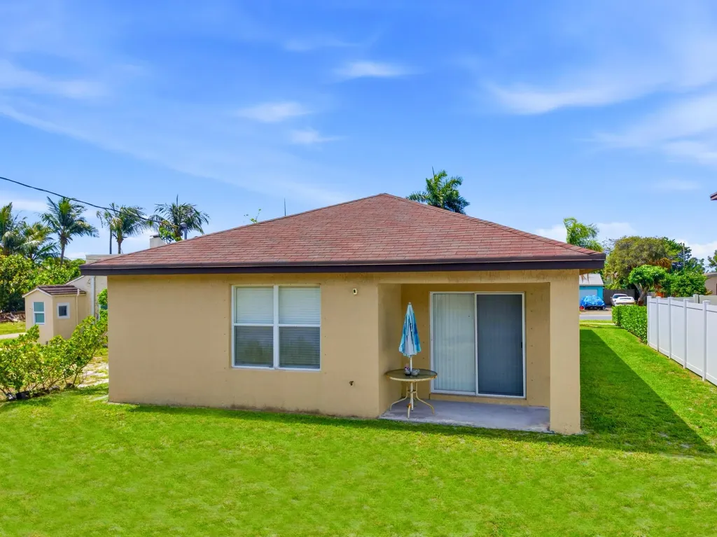 113 SE 3rd Avenue Boynton Beach FL 33435