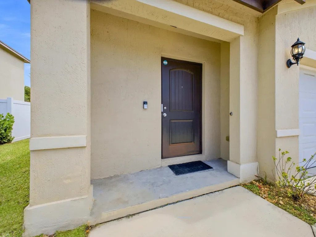 113 SE 3rd Avenue Boynton Beach FL 33435