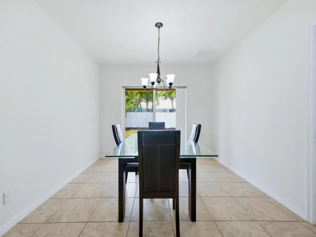 113 SE 3rd Avenue Boynton Beach FL 33435