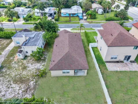 113 SE 3rd Avenue Boynton Beach FL 33435