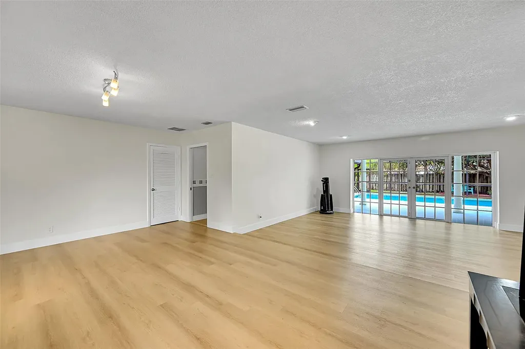 1480 SW 66th Terrace Plantation FL 33317