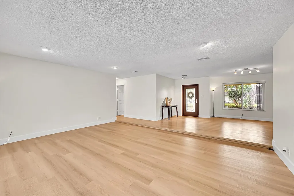 1480 SW 66th Terrace Plantation FL 33317