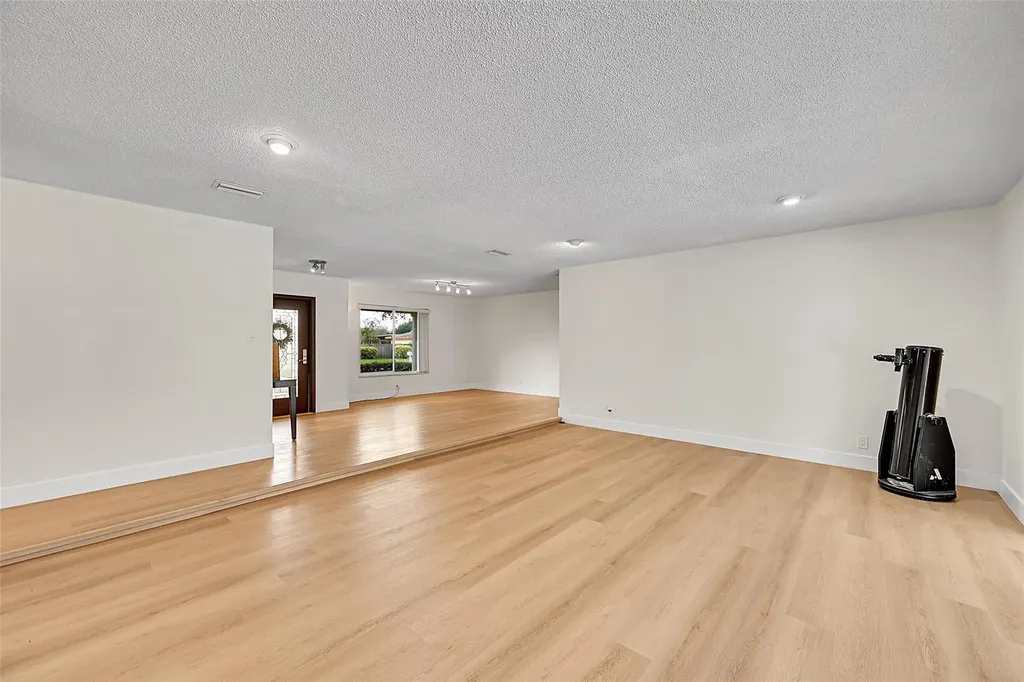 1480 SW 66th Terrace Plantation FL 33317