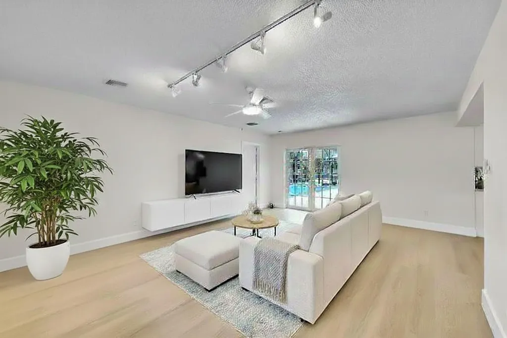 1480 SW 66th Terrace Plantation FL 33317