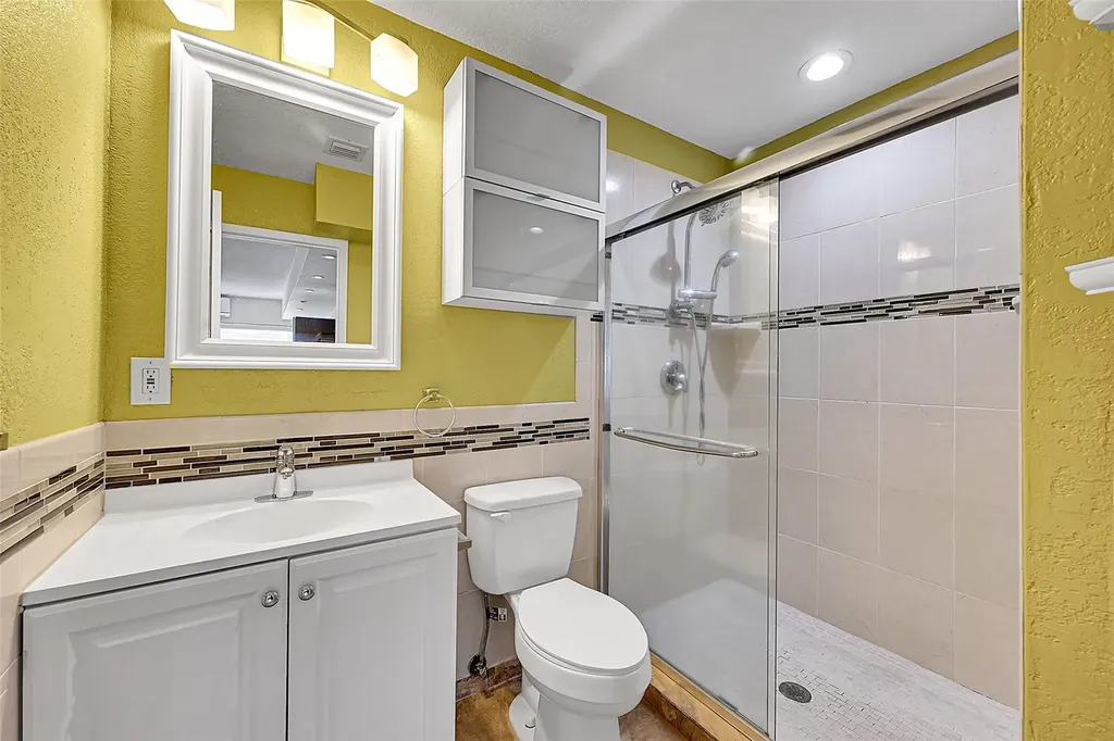 1480 SW 66th Terrace Plantation FL 33317