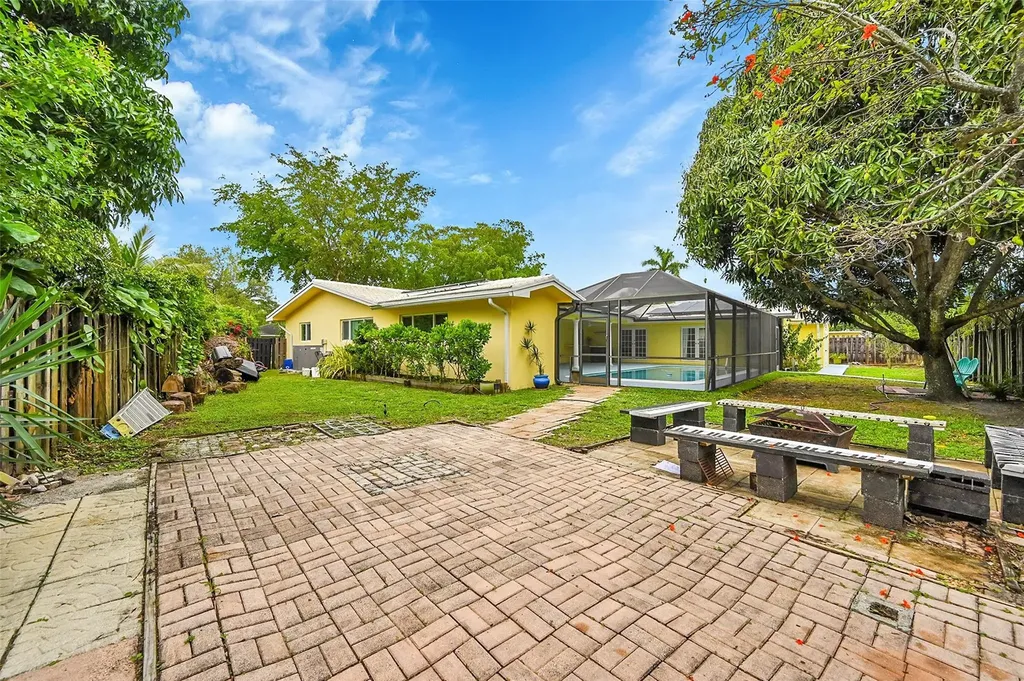 1480 SW 66th Terrace Plantation FL 33317