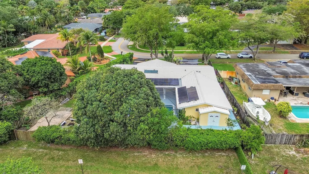 1480 SW 66th Terrace Plantation FL 33317