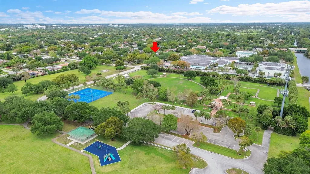 1480 SW 66th Terrace Plantation FL 33317