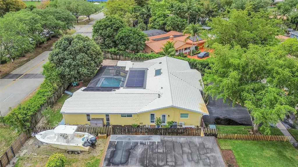 1480 SW 66th Terrace Plantation FL 33317