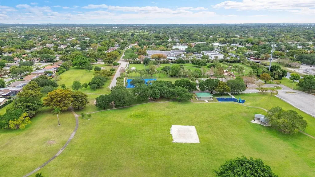 1480 SW 66th Terrace Plantation FL 33317