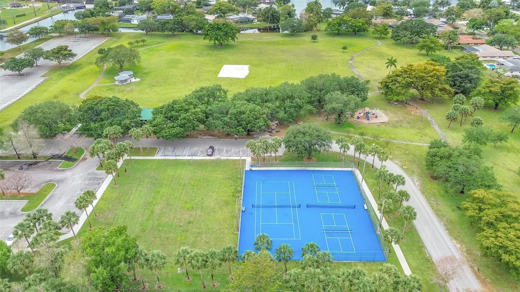1480 SW 66th Terrace Plantation FL 33317