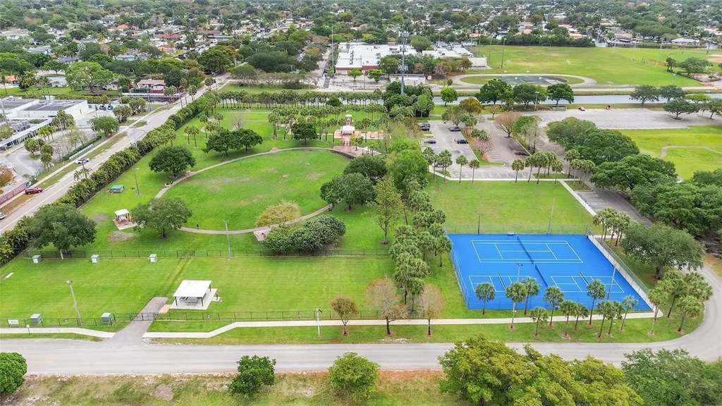 1480 SW 66th Terrace Plantation FL 33317