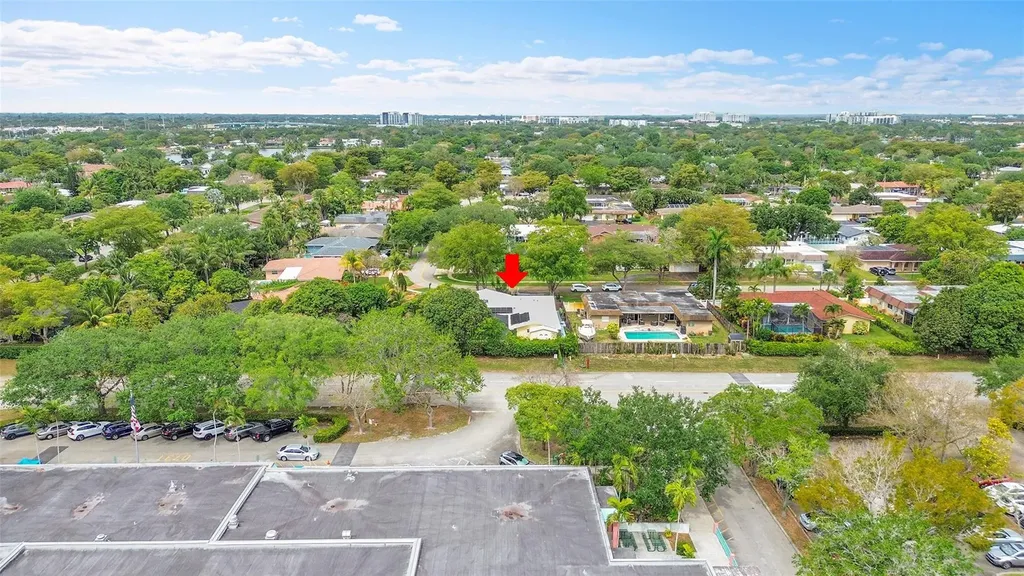 1480 SW 66th Terrace Plantation FL 33317
