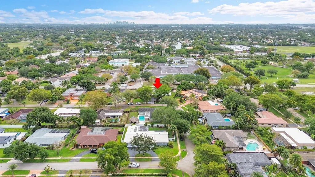 1480 SW 66th Terrace Plantation FL 33317