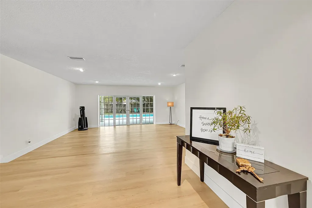 1480 SW 66th Terrace Plantation FL 33317