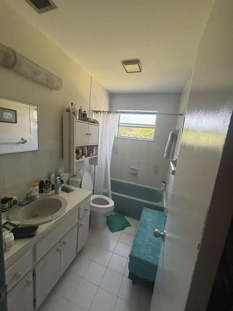 10501 NW 35th Place Miami FL 33147