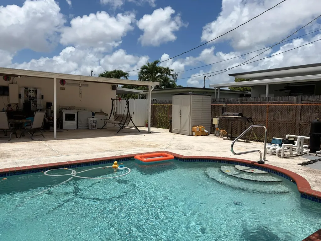 10501 NW 35th Place Miami FL 33147