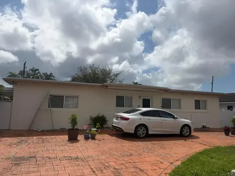 10501 NW 35th Place Miami FL 33147