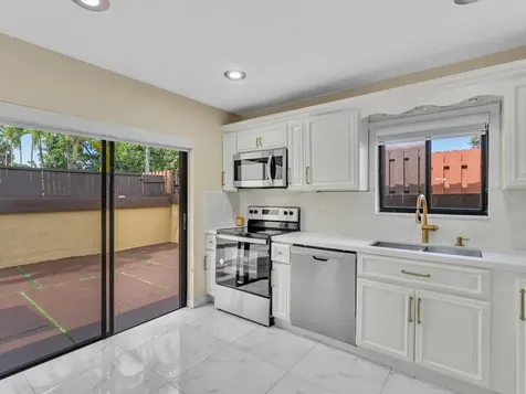 20331 NE 10th Court Miami FL 33179