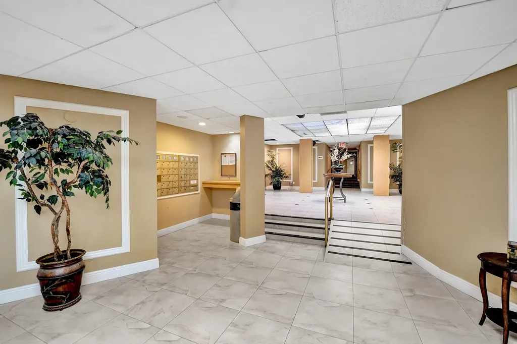 3800 N Hills Drive Hollywood FL 33021