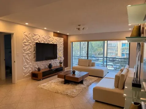 4040 N Hills Drive Hollywood FL 33021