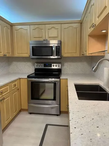 4040 N Hills Drive Hollywood FL 33021