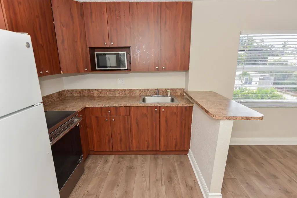 605 N Federal Highway Lake Worth Beach FL 33460