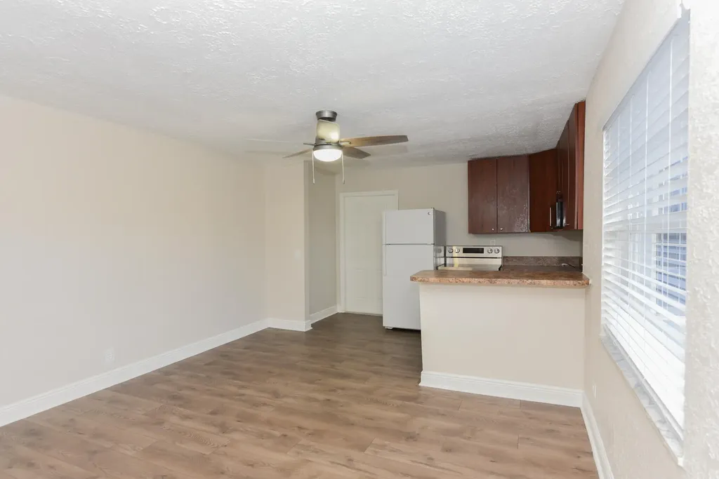605 N Federal Highway Lake Worth Beach FL 33460