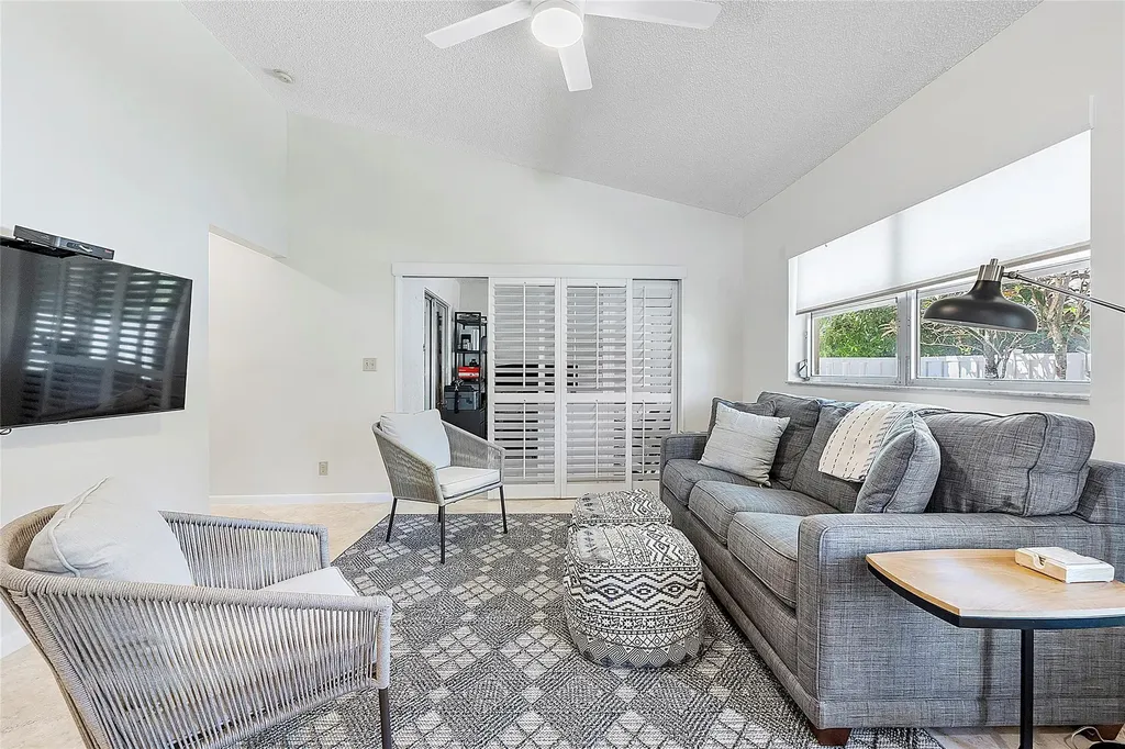 8230 Springtree Road Boca Raton FL 33496