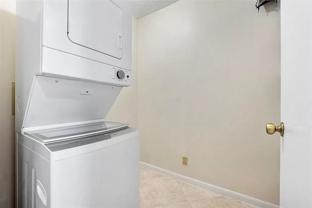 8230 Springtree Road Boca Raton FL 33496