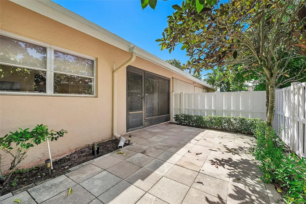 8230 Springtree Road Boca Raton FL 33496