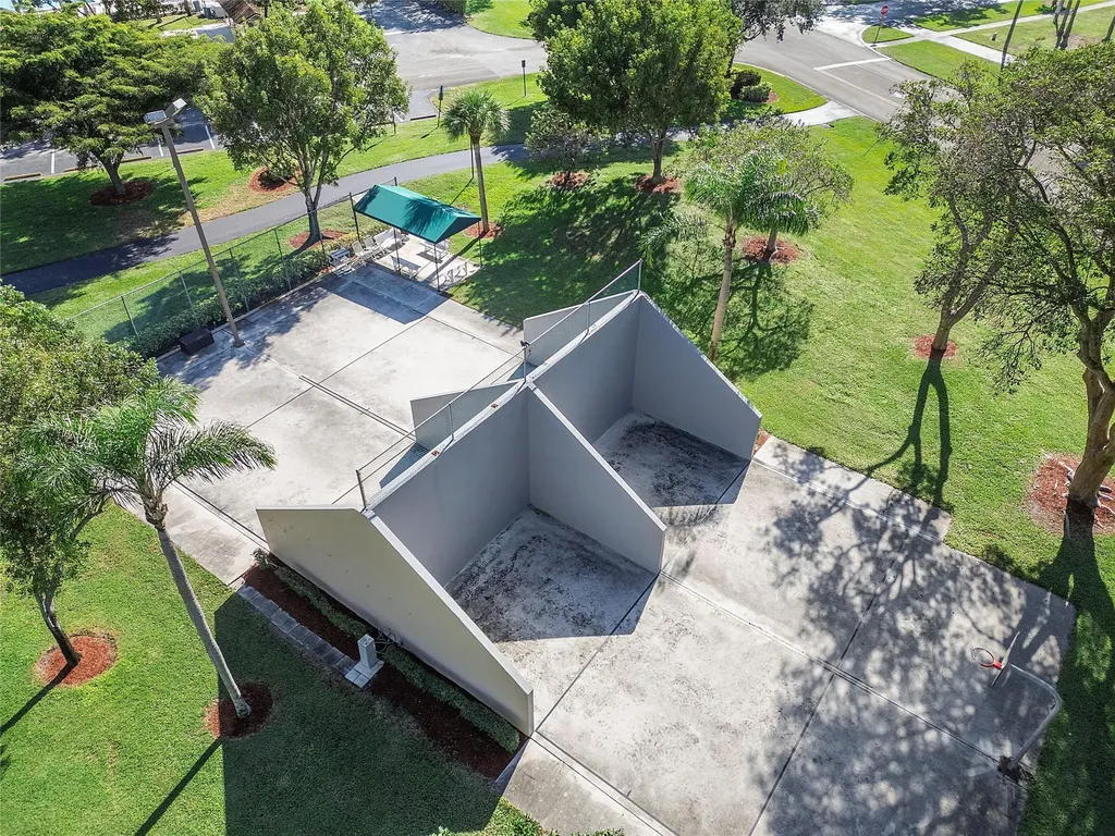 8230 Springtree Road Boca Raton FL 33496