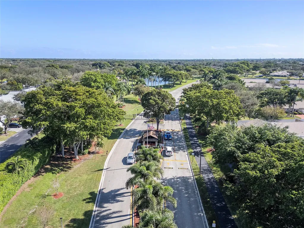 8230 Springtree Road Boca Raton FL 33496