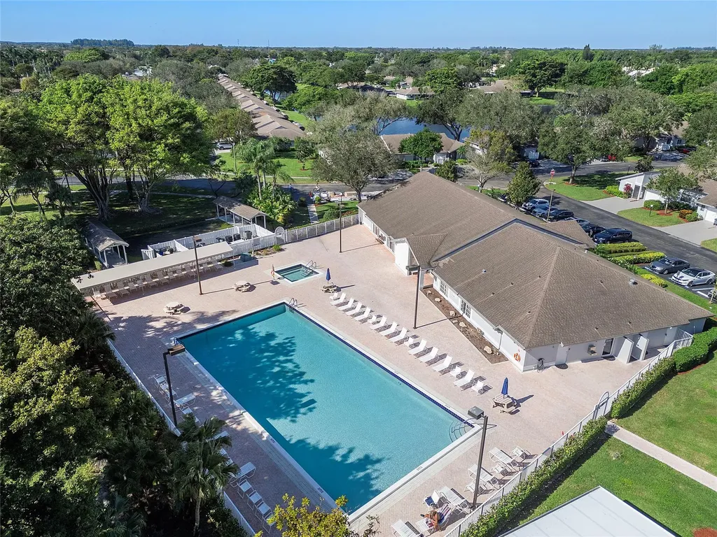 8230 Springtree Road Boca Raton FL 33496
