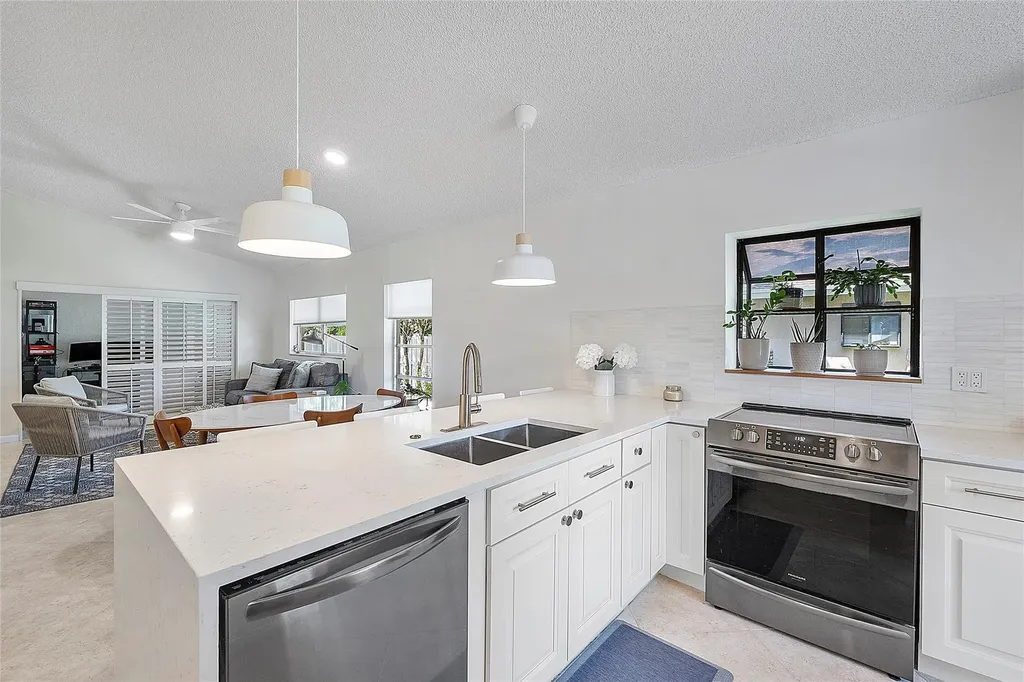 8230 Springtree Road Boca Raton FL 33496