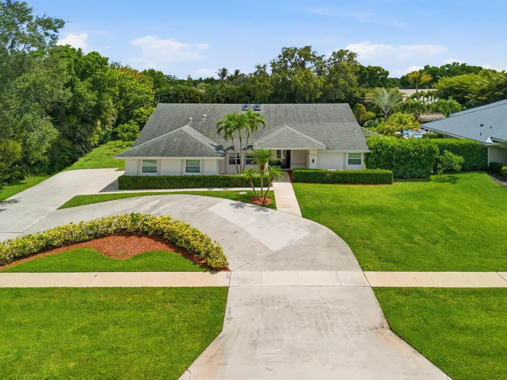 15600 Rolling Meadows Circle Wellington FL 33414