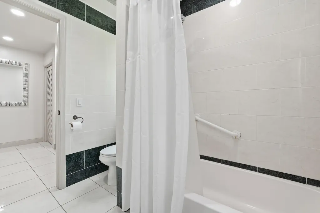 15600 Rolling Meadows Circle Wellington FL 33414