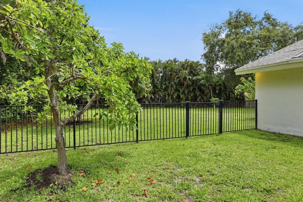 15600 Rolling Meadows Circle Wellington FL 33414