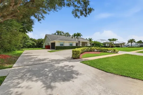 15600 Rolling Meadows Circle Wellington FL 33414