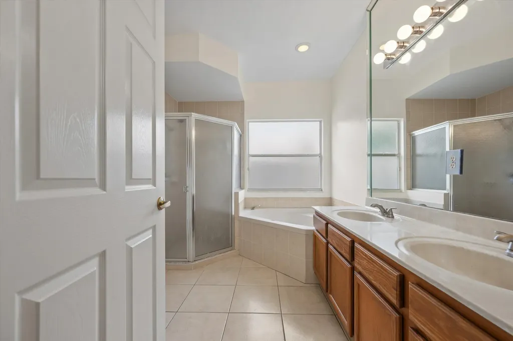 106 Fernwood Crescent Royal Palm Beach FL 33411