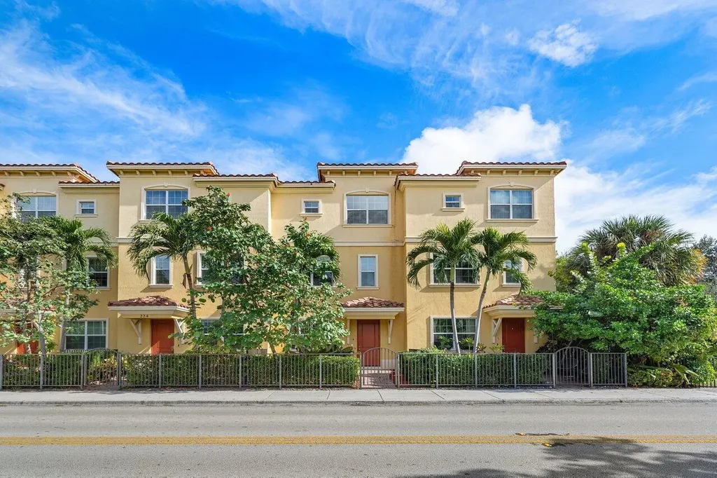 224 S Federal Highway Lake Worth Beach FL 33460