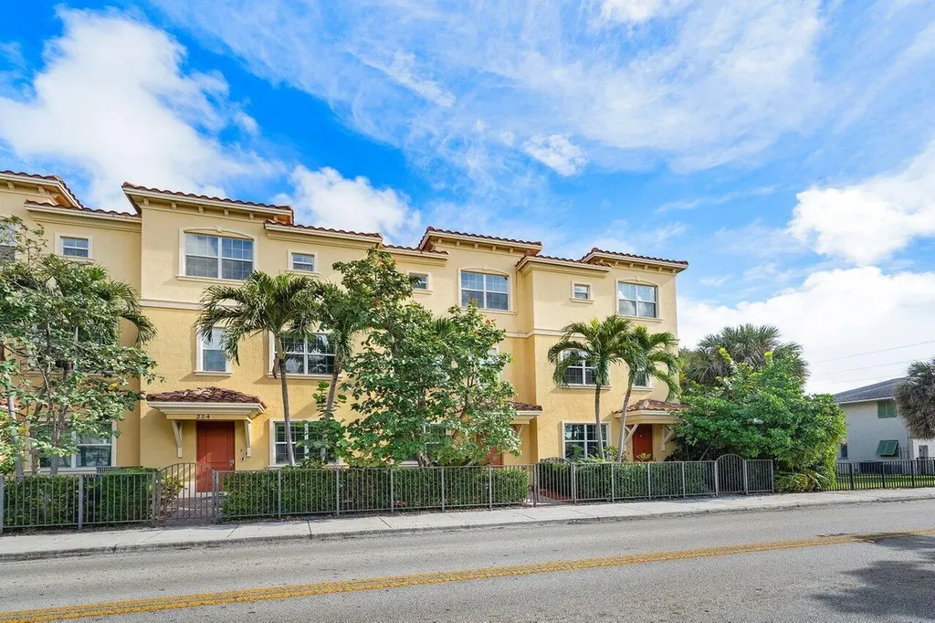 224 S Federal Highway Lake Worth Beach FL 33460