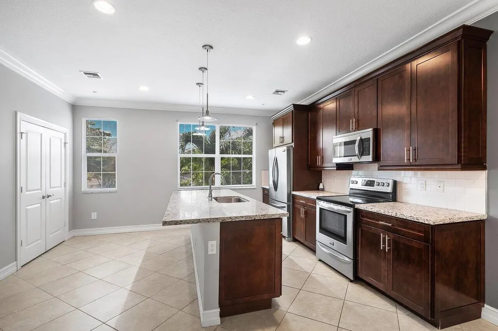 224 S Federal Highway Lake Worth Beach FL 33460