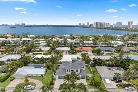 1160 Emerald Lane Riviera Beach FL 33404