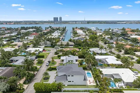 1160 Emerald Lane Riviera Beach FL 33404