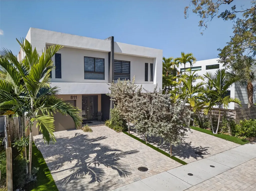 811 SW 10th Terrace Fort Lauderdale FL 33315