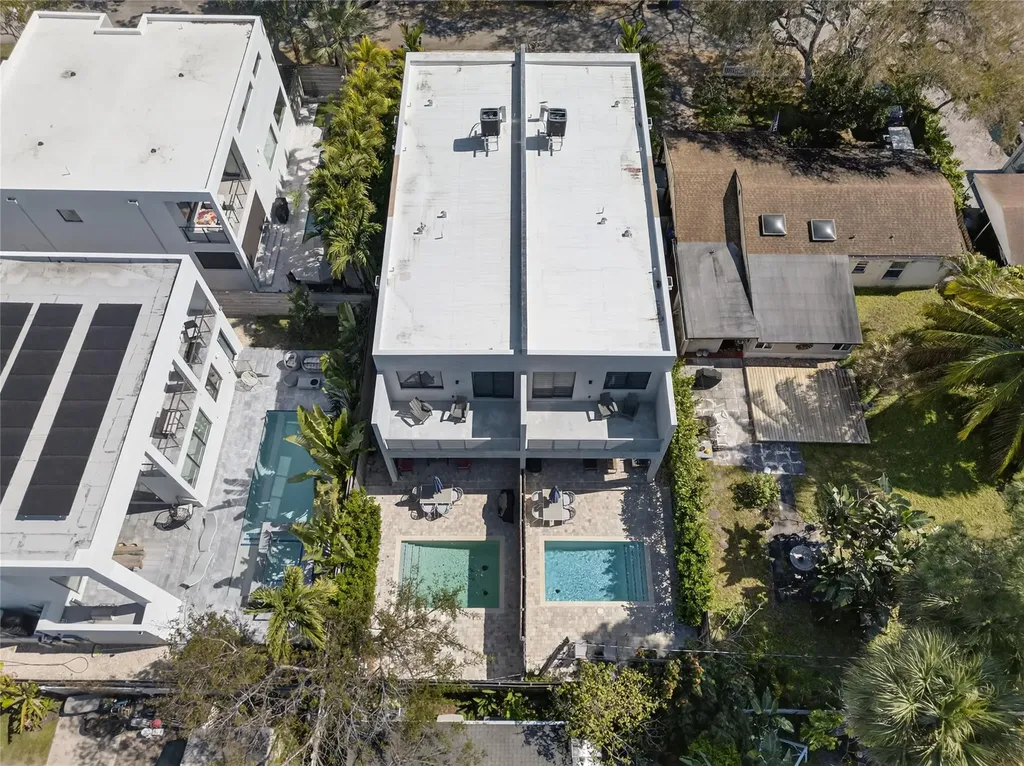 811 SW 10th Terrace Fort Lauderdale FL 33315