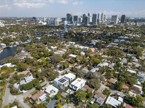 811 SW 10th Terrace Fort Lauderdale FL 33315