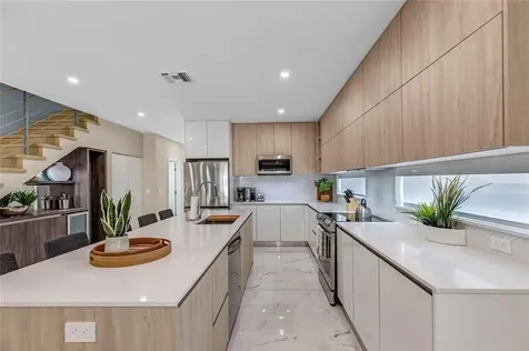 811 SW 10th Terrace Fort Lauderdale FL 33315