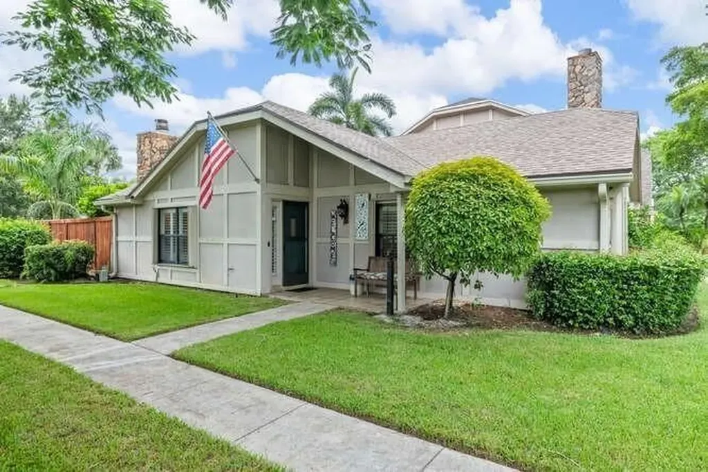 1960 Derby Trail Wellington FL 33414